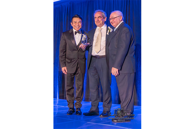 Le Pr Polak reçoit le « visionary award » de la Human Growth Foundation