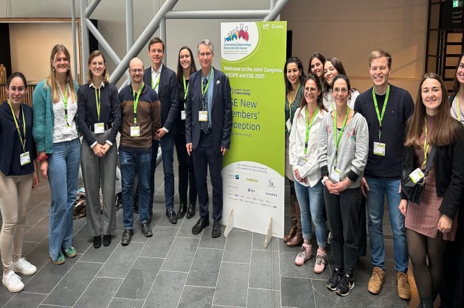 Photo des boursiers lors des congrès ECE-ESPE 2025. Crédit : Jérôme Bertherat